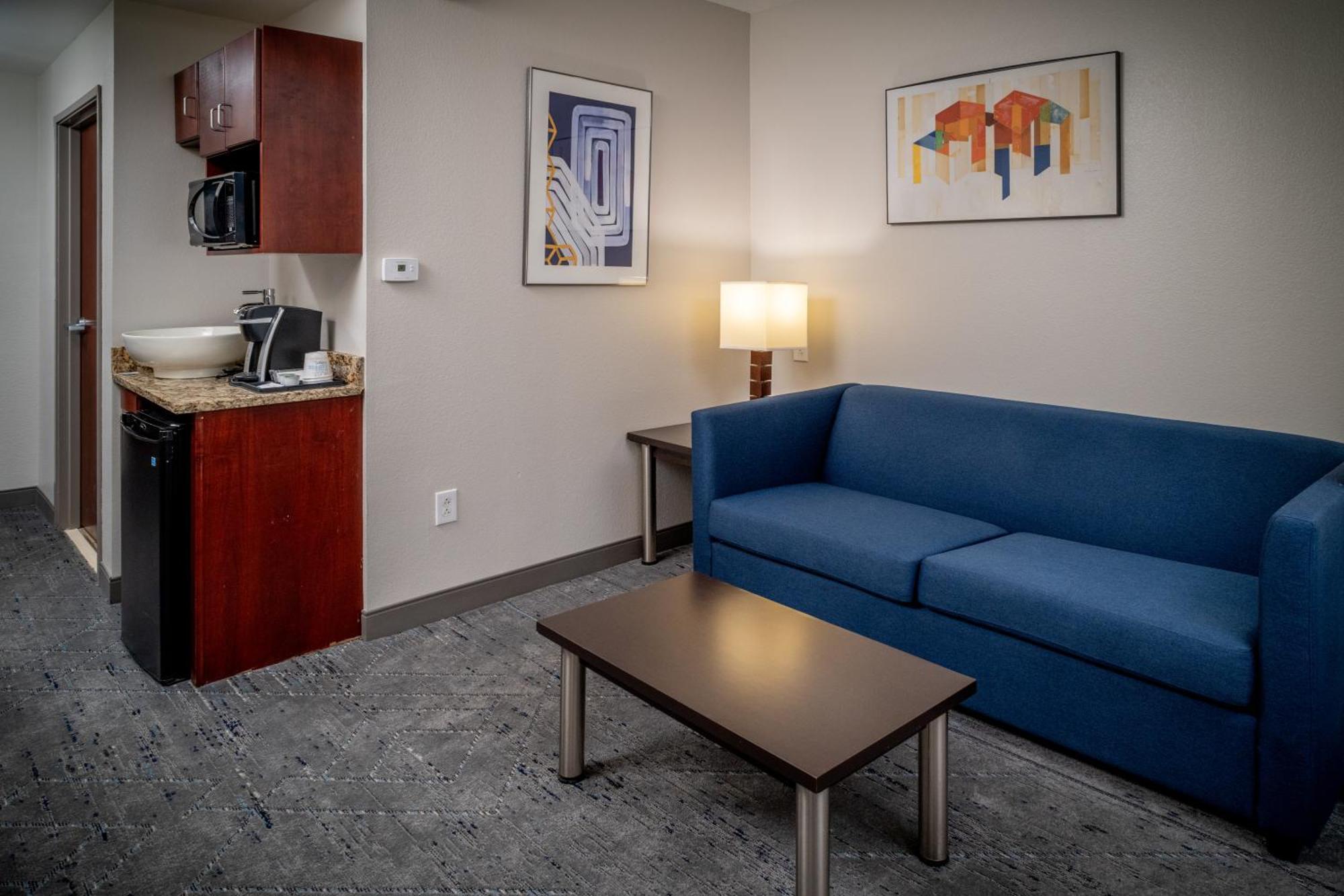 Holiday Inn Express & Suites Cross Lanes By Ihg Buitenkant foto