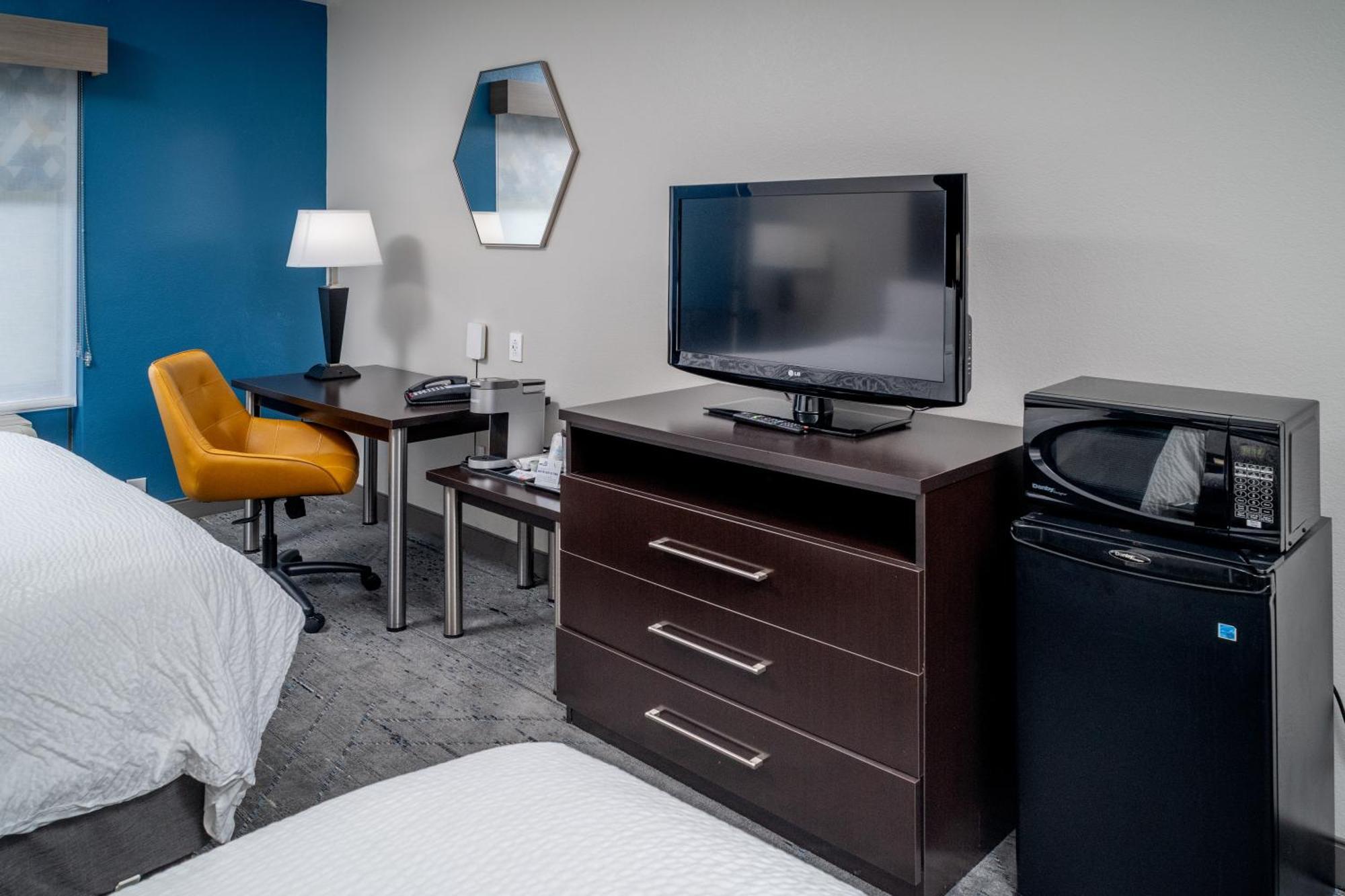 Holiday Inn Express & Suites Cross Lanes By Ihg Buitenkant foto