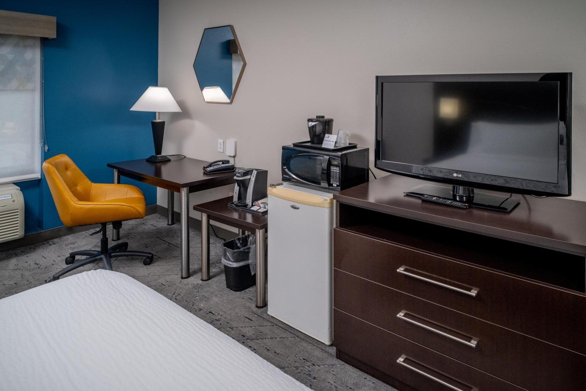 Holiday Inn Express & Suites Cross Lanes By Ihg Buitenkant foto