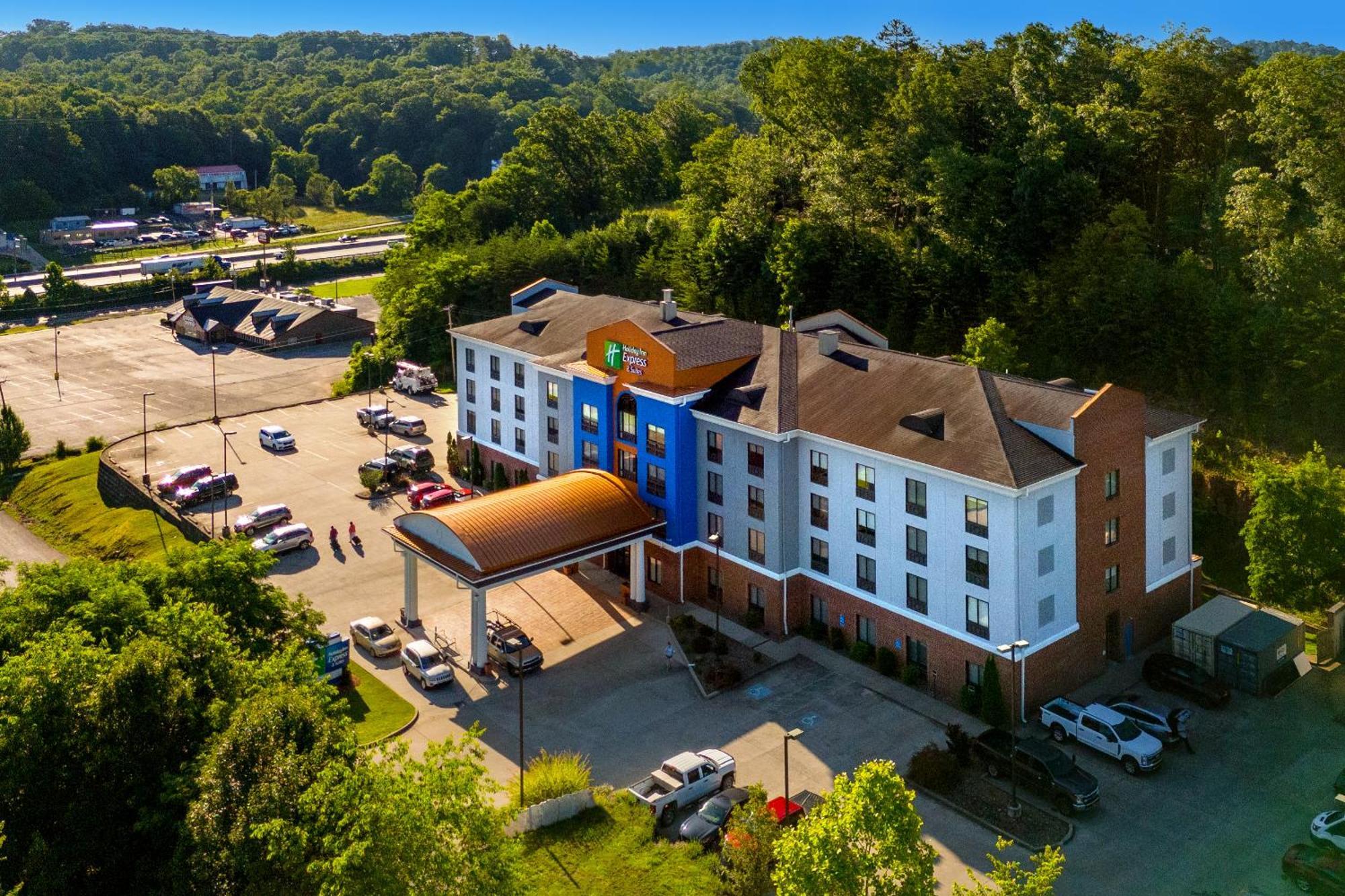 Holiday Inn Express & Suites Cross Lanes By Ihg Buitenkant foto