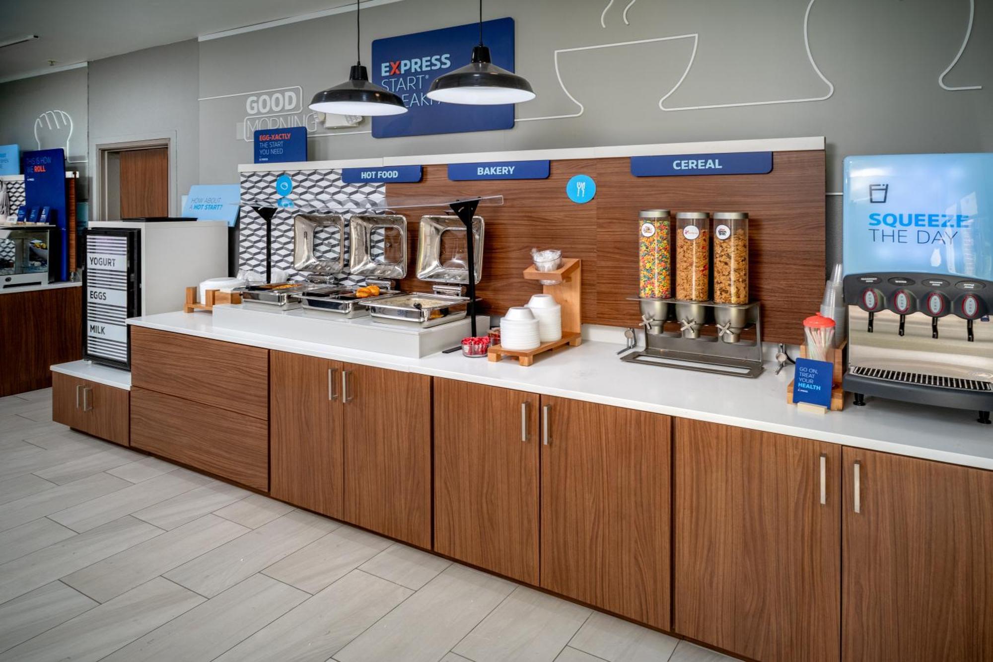 Holiday Inn Express & Suites Cross Lanes By Ihg Buitenkant foto