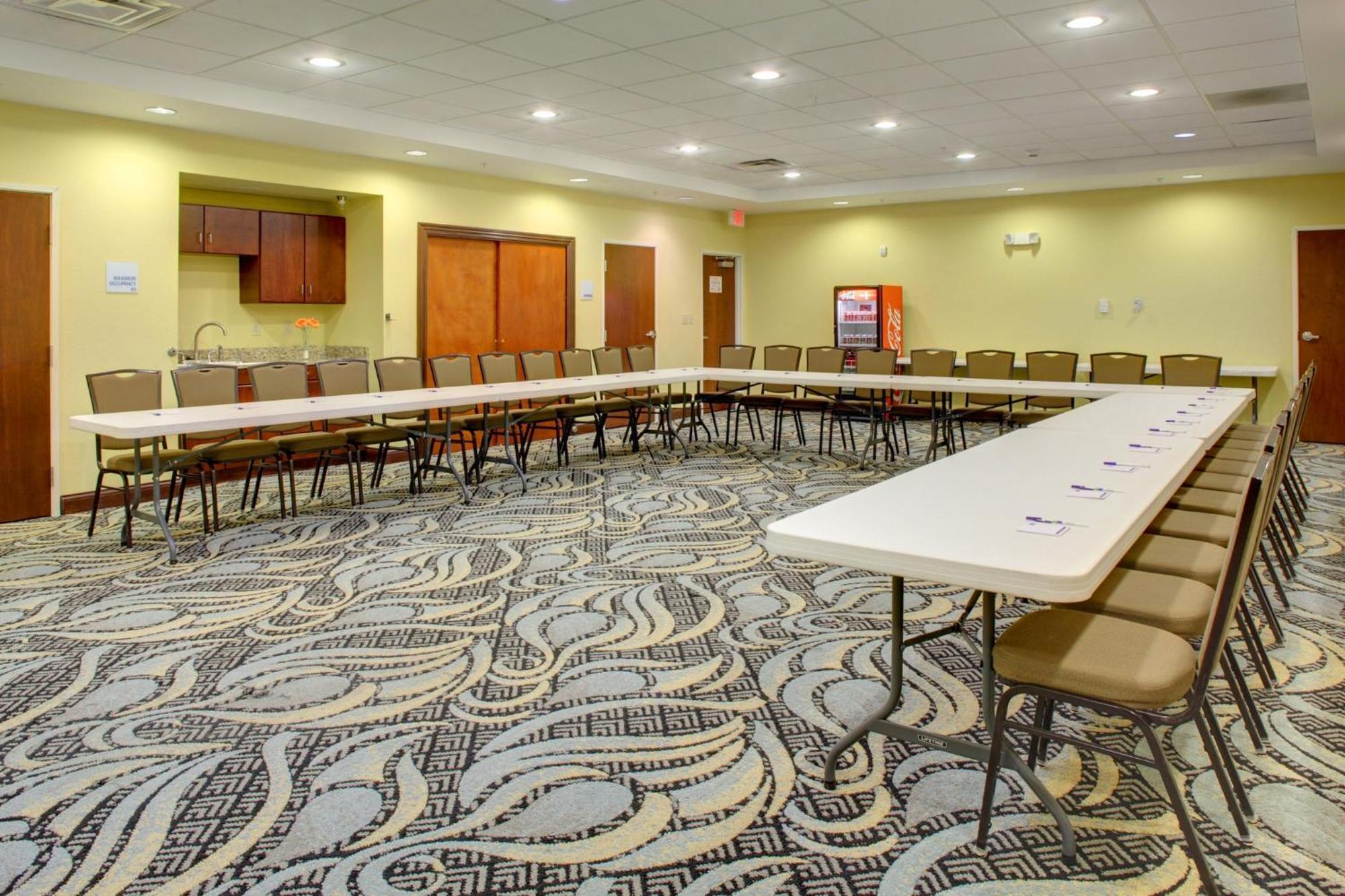 Holiday Inn Express & Suites Cross Lanes By Ihg Buitenkant foto