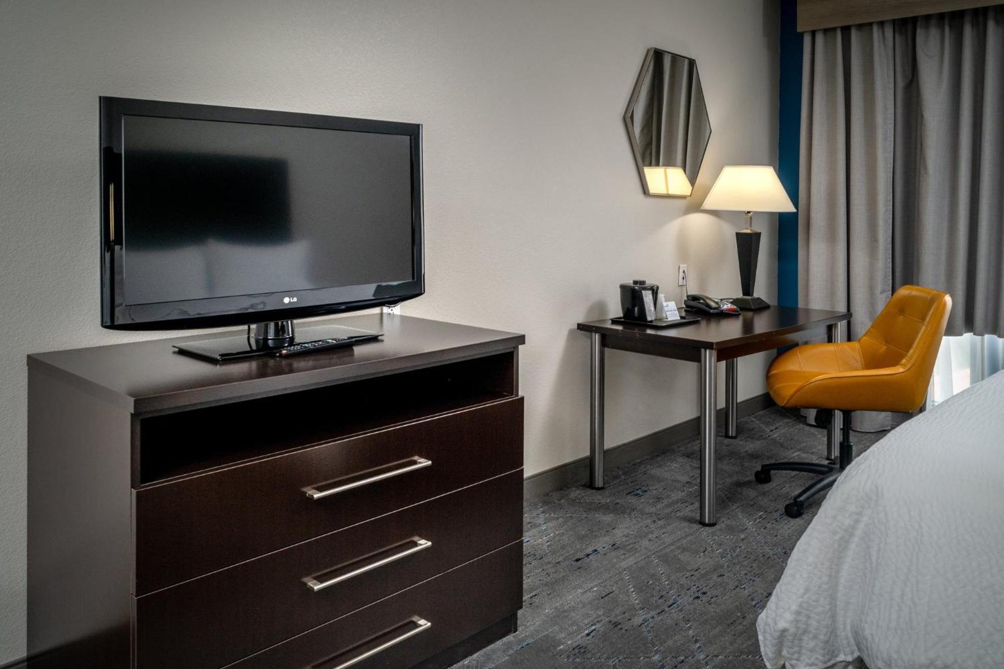 Holiday Inn Express & Suites Cross Lanes By Ihg Buitenkant foto